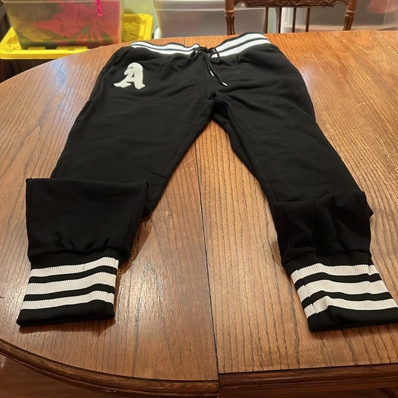 Akira Black Sweatpants With White Fuzzy Trim On Front & Back Size 1X - Picture 5 of 12